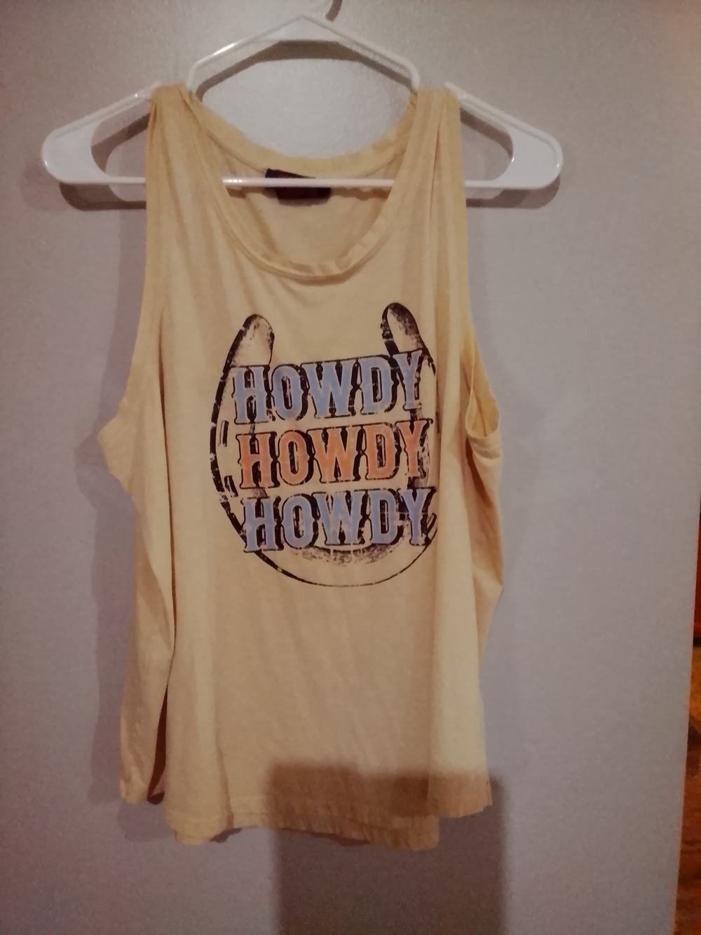 Yellow 'Howdy' Graphic Tank Top for Women